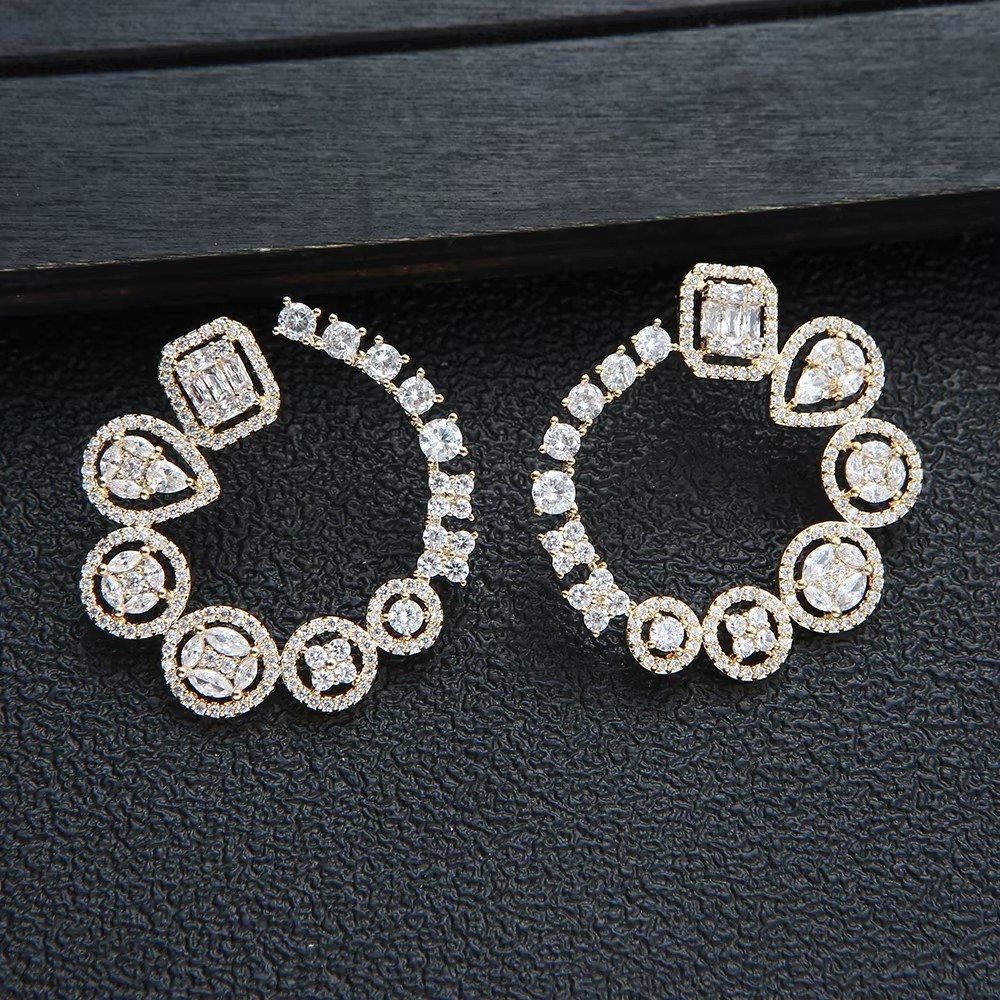 Women Accessories Dubai - الفاخرة أقراط مستديرة للنساء الزفاف زركون