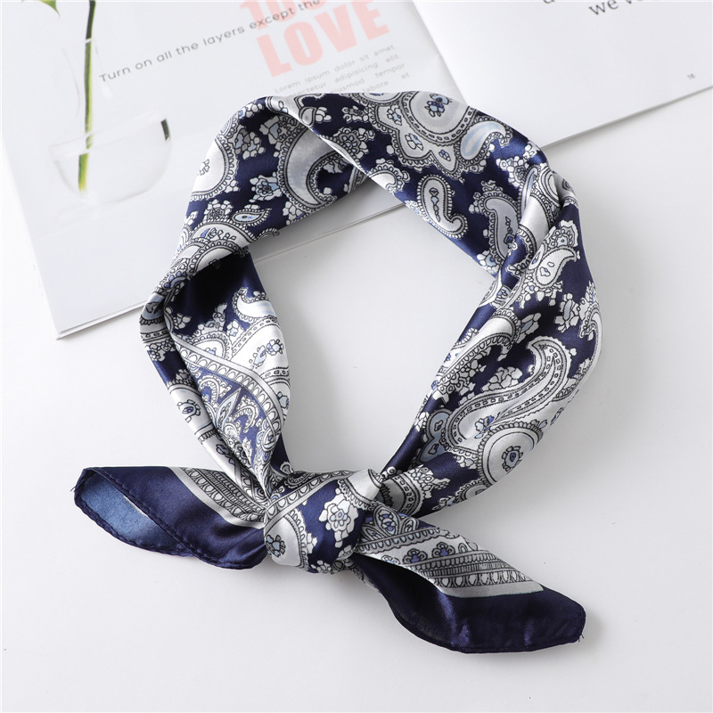 وشاح حريري فاخر مربع الشكل بطو - مراجعة Silk Scarf Square وسعره