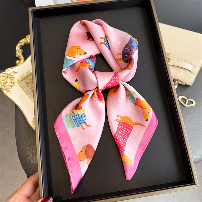وشاح باندانا أنيق بطبعة كلب ال - مراجعة Silk Scarf Square وسعره